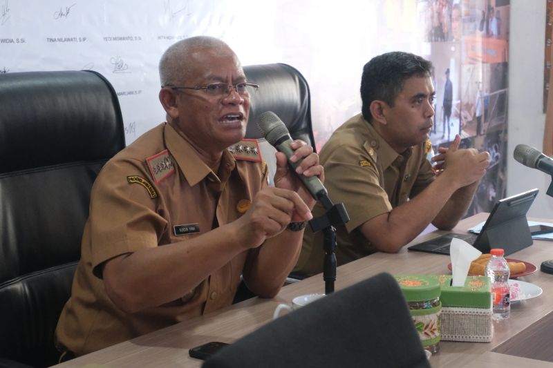 Sekretaris Daerah Pemerintah Kabupaten Garut Nurdin Yana menggelar persiapan seleksi PPPK untuk Tahun Anggaran 2024 di Aula Badan Kepegawaian dan Diklat (BKD) Kabupaten Garut, Jawa Barat, Senin (30/9/2024). (ANTARA/HO-Diskominfo Garut)