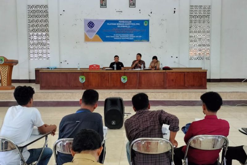 Suasana pelatihan berbasis kompetensi di Balai Latihan Kerja, Kabupaten Manggarai Barat di Labuan Bajo, Nusa Tenggara Timur, Senin (30/9/2024). ANTARA/Dokumentasi pribadi