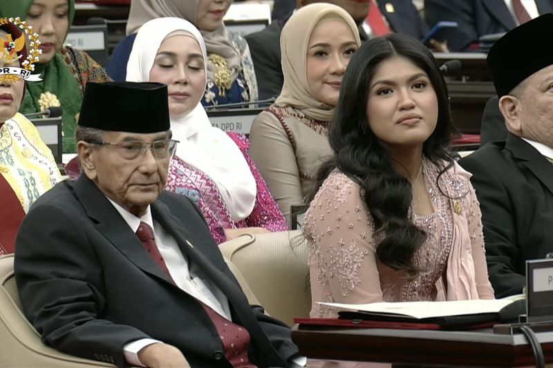Pimpinan Sementara DPD RI Dilantik, Ismeth dan Larasati Memimpin
