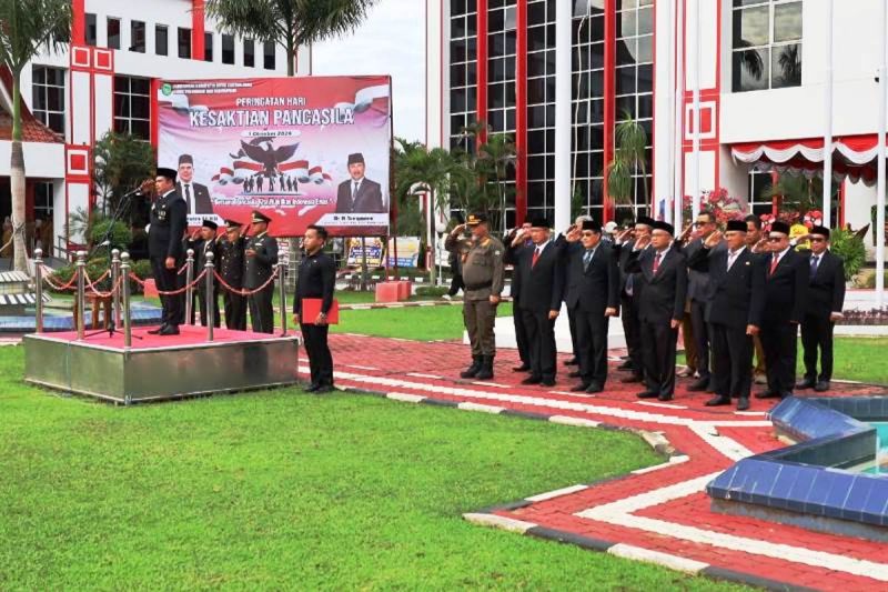 Pjs Bupati Kukar Bacakan Ikrar Kesetiaan Pancasila di Upacara