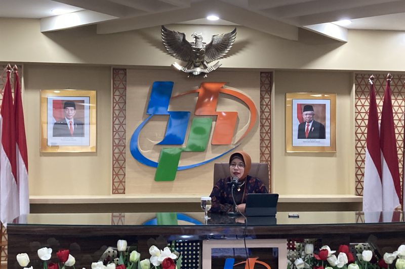 Plt. Kepala BPS Amalia Adininggar Widyasanti saat konferensi pers di Jakarta, Jumat (30/8/2024). (ANTARA/Imamatul Silfia)