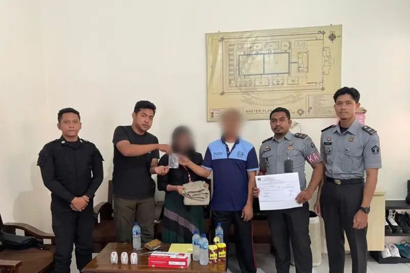 Petugas Rutan Pinrang Gagalkan Penyelundupan Narkoba *Shabu*