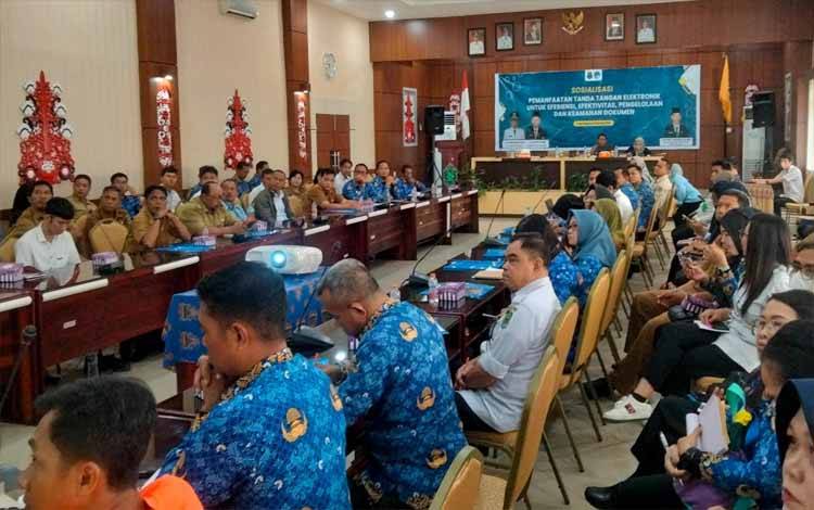 Sosialisasi Tanda Tangan Elektronik untuk Efisiensi Pengelolaan Dokumen di Kapuas
