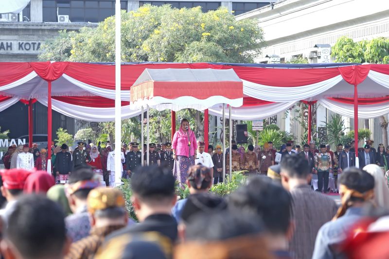 Wali Kota Semarang Hevearita Gunaryanti Rahayu saat memimpin upacara peringatan Hari Kesaktian Pancasila di halaman Balai Kota Semarang, Selasa (1/10/2024). (ANTARA/HO-Pemkot Semarang)