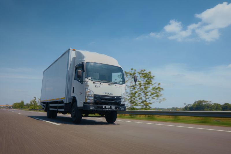 Isuzu Rayakan 50 Tahun di Indonesia dengan Inovasi dan Kepercayaan Konsumen