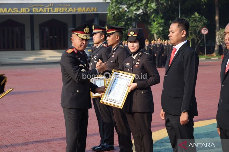 Penghargaan Untuk Enam Personel Polda Banten di Hari Kesaktian Pancasila