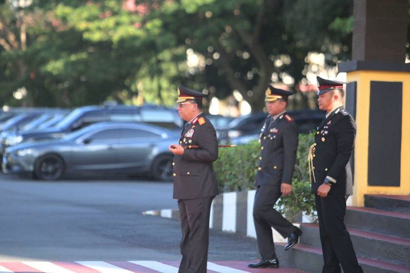 Kapolda Kepri Irjen Pol. Yan Fitri Halimansyah pimpin upacara Hari Kesaktian Pancasila di Makopolda Kepri, Kota Batam, Selasa (1/10/2024). (ANTARA/HO-Polda Kepri)
