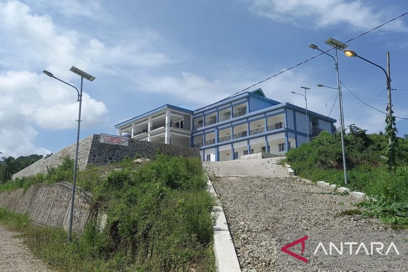 KPK Geledah Rumah Keluarga Mantan Gubernur Maluku Utara
