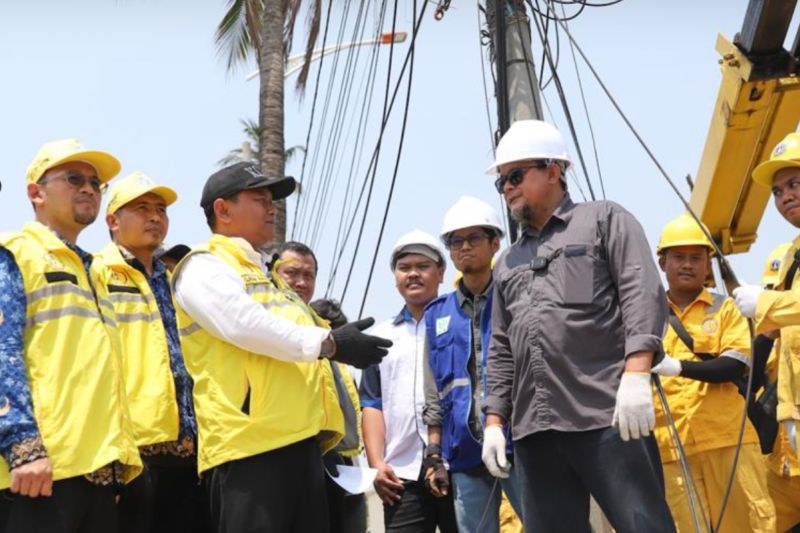 Penataan Kabel Udara di Jakarta Utara Demi Keamanan Pejalan Kaki