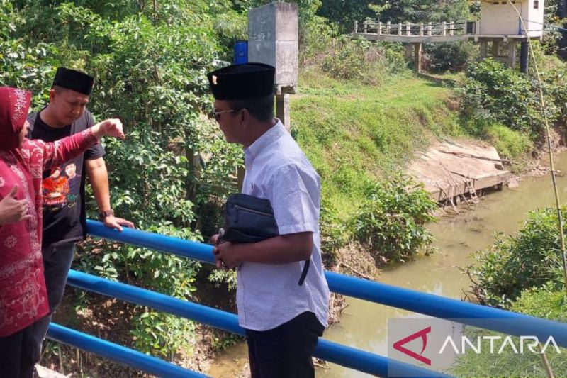 Tri Rismaharini Janji Atasi Masalah Banjir di Sampang