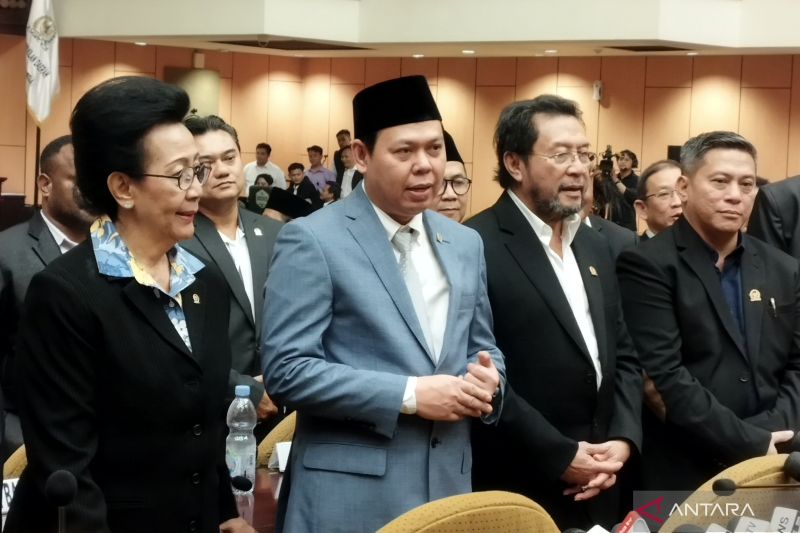 Ketua DPD RI terpilih Sultan B Najamudin di Kompleks Parlemen, Jakarta, Selasa (2/10/2024). (ANTARA/Bagus Ahmad Rizaldi)