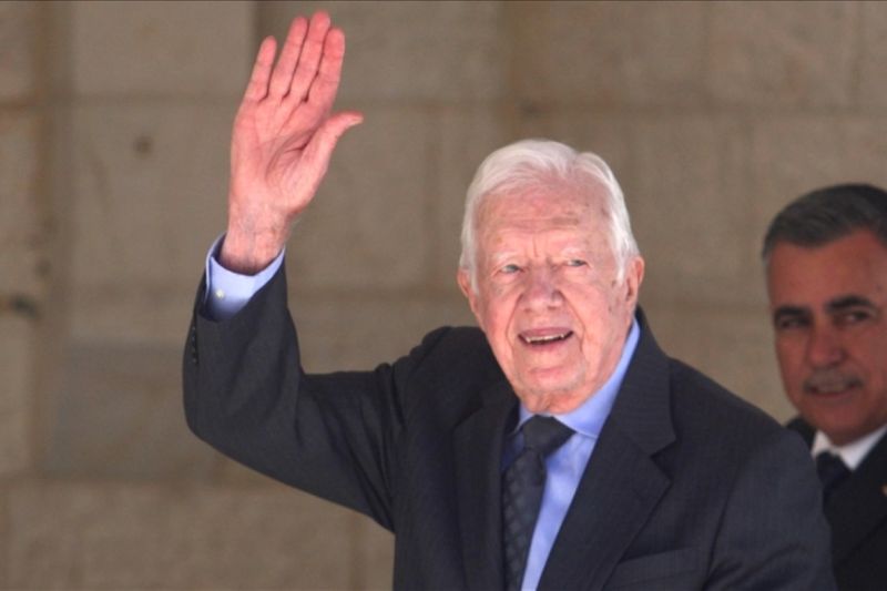Mantan Presiden Jimmy Carter merayakan ulang tahunnya yang ke-100 pada Selasa (1/10/2024), menjadikannya mantan presiden Amerika Serikat (AS) pertama yang hidup hingga usia seabad. Pencapaian ini menambah daftar prestasi Carter, yang sebelumnya menjadi presiden AS pertama yang lahir di rumah sakit dan satu-satunya lulusan Akademi Angkatan Laut Amerika Serikat yang menjabat sebagai presiden. /ANTARA/Anadolu/py