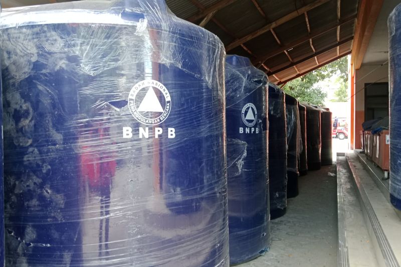 BNPB Salurkan Bantuan Tandon Air untuk Atasi Kekeringan di Lombok Tengah