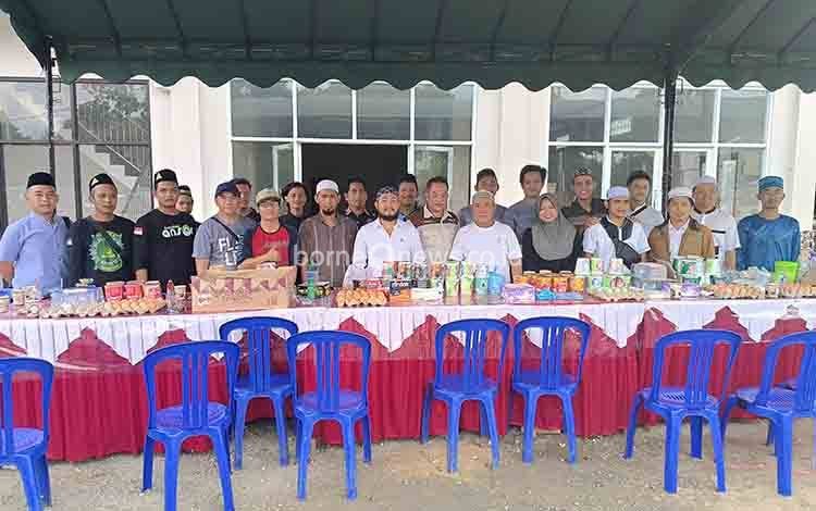 Tim Yamin-Adi membuka rest area untuk jemaah yang mengikuti perayaan Maulid Agung Nabi Muhammad SAW di Desa Karangan Putih Kabupaten Tabalong, Rabu, 2 Oktober 2024. (FOTO: AGUSTINUS BOLE MALO)