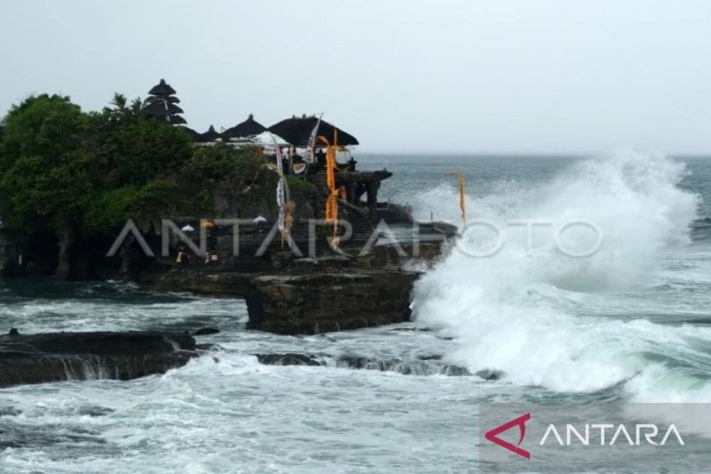 Waspada Gelombang Tinggi Hingga 4 Meter di Perairan Bali