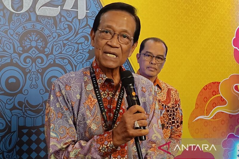 Gubernur DIY Sri Sultan Hamengku Buwono X menjawab pertanyaan wartawan di Jakarta, Rabu (2/10/2024). ANTARA/Donny Aditra