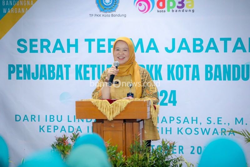 Kepala Dinas Pemberdayaan Perempuan dan Perlindungan Anak (DP3A) Kota Bandung Uum Sumiati saat memberikan paparan di Kota Bandung, Jawa Barat, Rabu (2/10/2024). (ANTARA/HO-Pemkot Bandung)