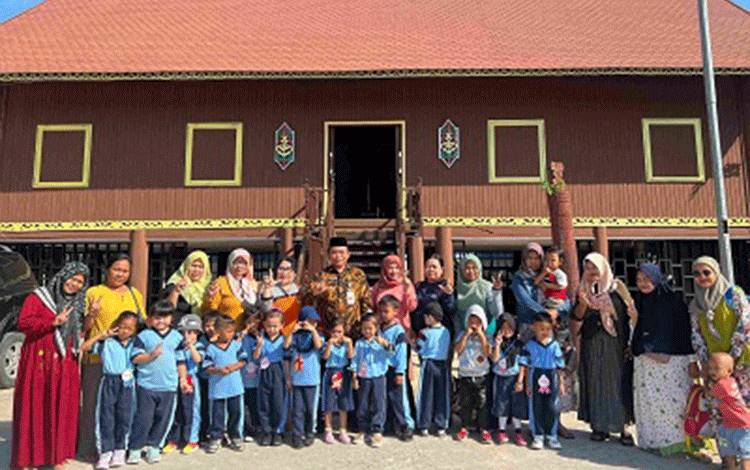 Disarpustaka Kapuas Perpanjang Jam Operasional Layanan