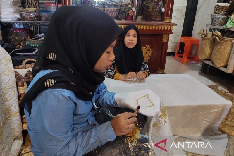 Batik Besurek Bengkulu Diminati di Malaysia dan Singapura