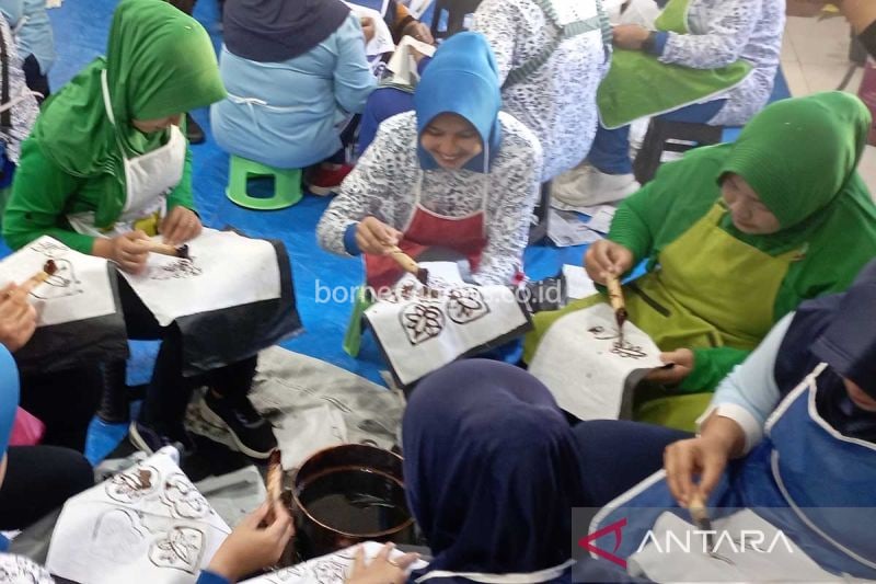 Pelatihan Membatik Anggota Dharma Pertiwi Tingkatkan Keterampilan dan Peluang Usaha