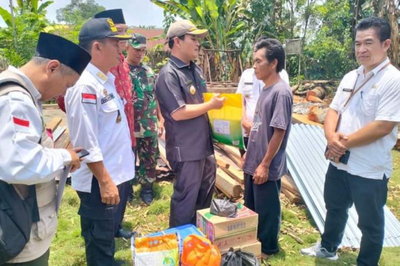 Bantuan Pemkab Rejang Lebong untuk Korban Musibah Kebakaran dan Pohon Roboh