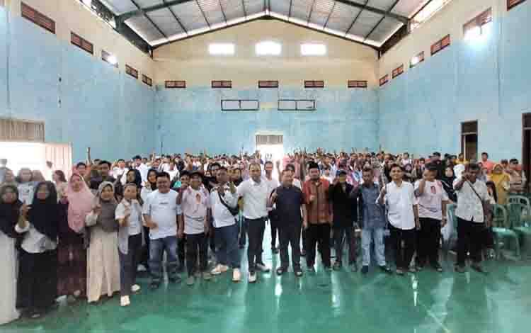 Relawan HARATI Parenggean Dukung Halikinnor-Irawati karena Terbukti Membangun Infrastruktur Hingga ke Desa