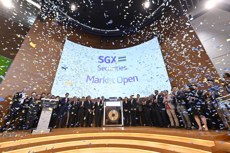 Perusahaan rintisan tanda tangan elektronik (TTE) tersertifikasi berasal dari Indonesia, PT Privy Identitas Digital (Privy) meraih NextGen Tech 30 Award yang diselenggarakan di bursa saham Singapura, SGX Centre, di Singapura, Rabu (2/10/2024). ANTARA/HO-Privy