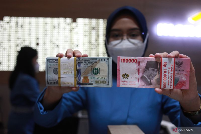 Rupiah Melemah Dipicu Data Pekerjaan AS dan Ketegangan Timur Tengah
