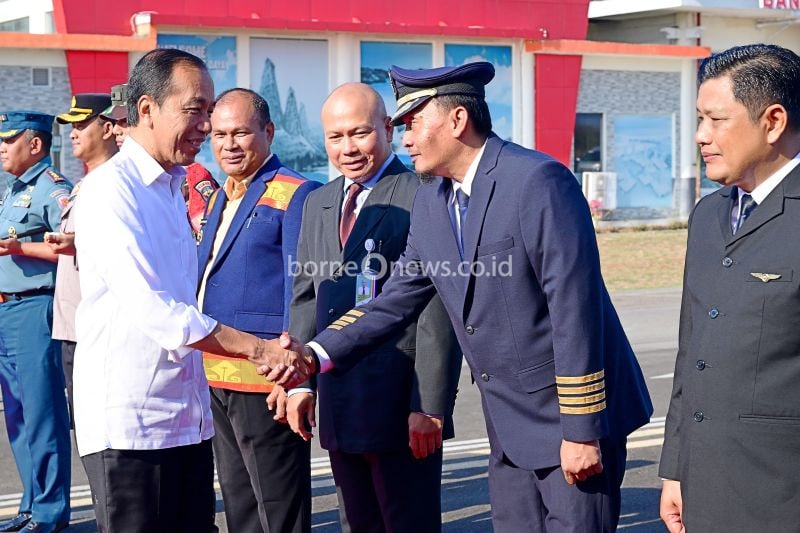 Presiden Jokowi Tinjau Pasar dan Pendidikan di Alor NTT