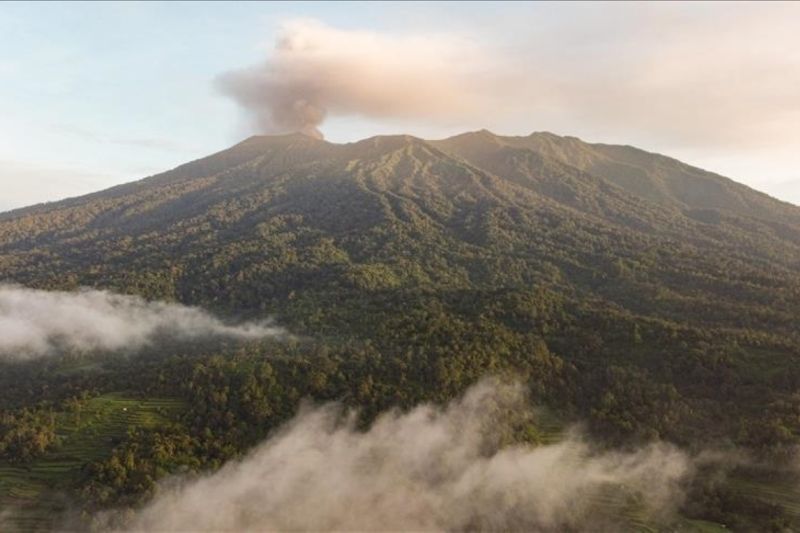 Peringatan Aktivitas Vulkanik Gunung Iwate dan Taal Saat Ini