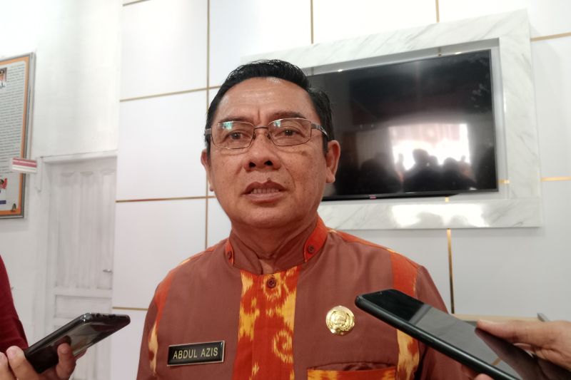 Pjs Bupati Lombok Tengah, Provinsi NTB Abdul Aziz (ANTARA/Akhyar Rosidi)