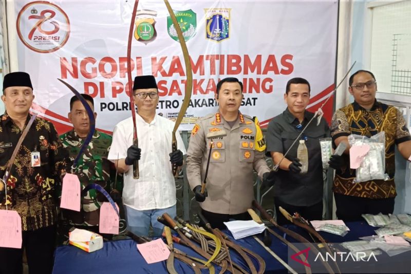 Lima Pelajar Ditangkap Usai Bawa Senjata Tajam untuk Tawuran