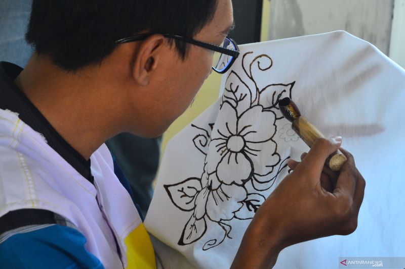 Ayo Generasi Muda, Lestarikan Batik Sebagai Warisan Budaya