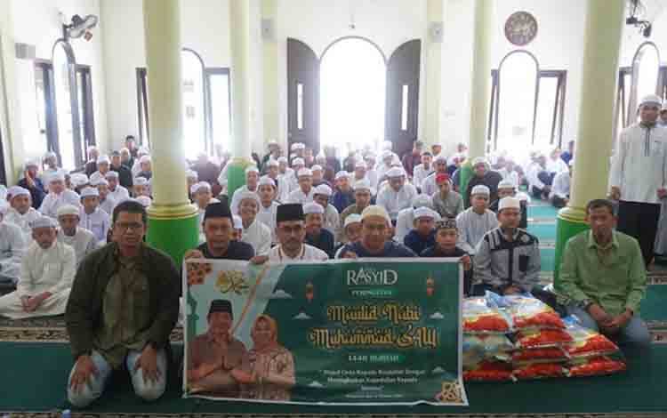 Momentum Maulid Nabi, Keluarga Besar H Abdul Rasyid AS Salurkan Bantuan ke Pondok Pesantren Safiinatun Naja