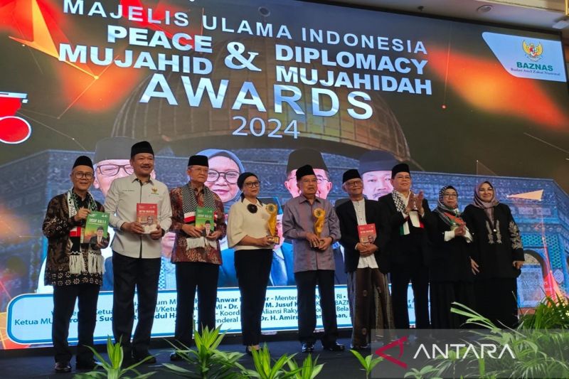 MUI Berikan Penghargaan kepada JK dan Retno Marsudi atas Perdamaian