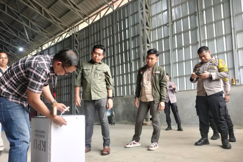 KPU Lampung Selatan Siapkan 28 Orang untuk Perakitan Kotak Suara Pilkada 2024