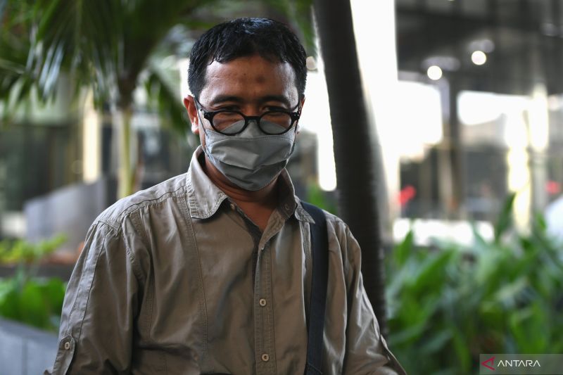 KPK Periksa Mantan Pejabat Kemenkes Terkait Kasus Korupsi APD
