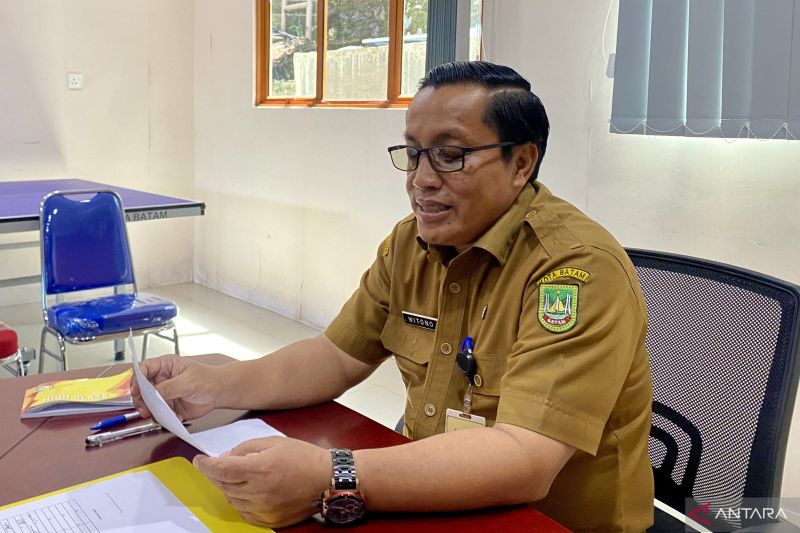 Dinas Perikanan Batam Berikan Bantuan Sarana Tangkap Nelayan