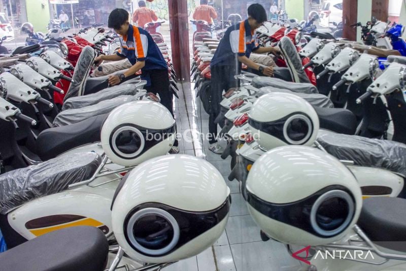 Tantangan Penerimaan Sepeda Motor Listrik di Indonesia dan Solusinya