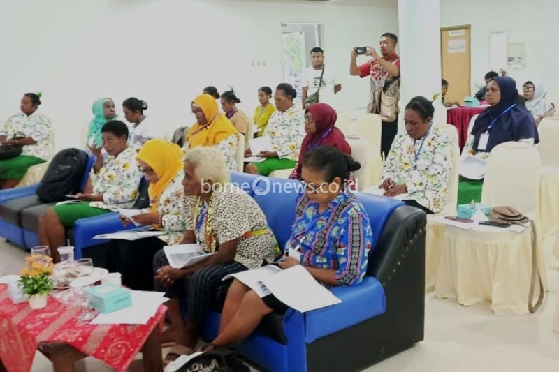 Pelatihan Manajemen Kepemimpinan untuk Perempuan Kaimana