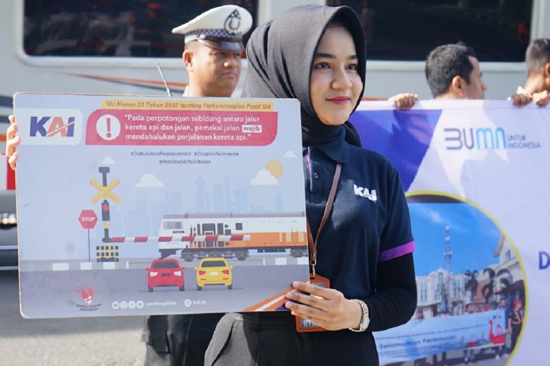 Sosialisasi Keselamatan di Perlintasan Kereta Api di Medan
