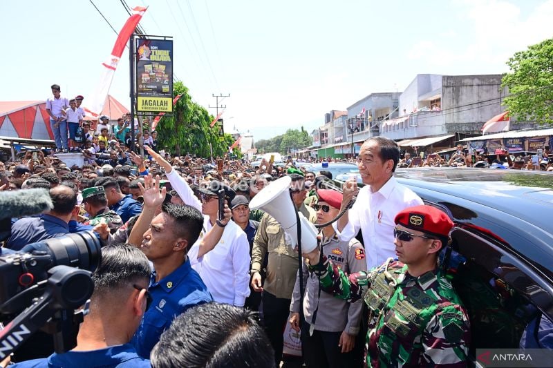 Presiden Jokowi Sampaikan Permohonan Maaf di Kabupaten Alor