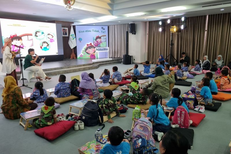 Kembangkan Kemandirian Anak melalui Membacakan Cerita Sejak Dini