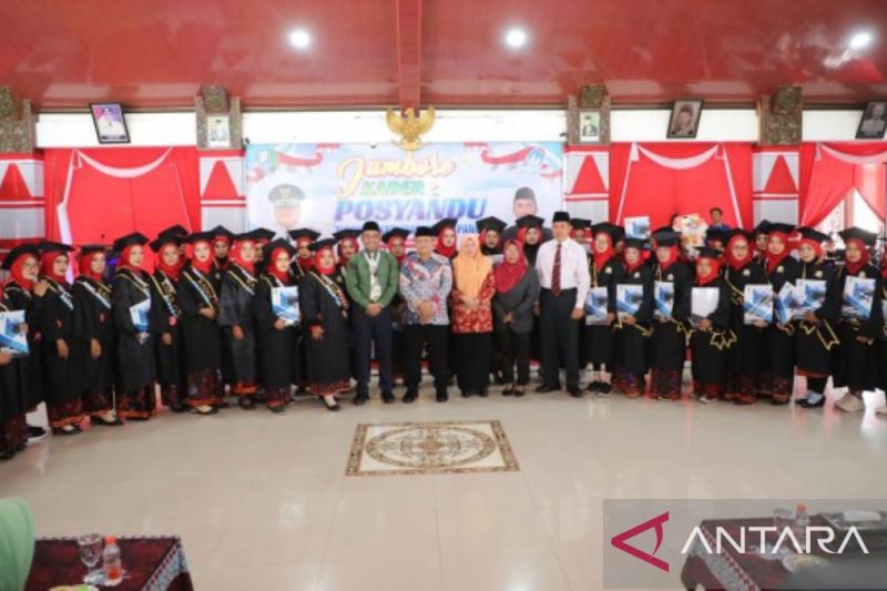 Wisuda 44 Kader Posyandu Sampang, Tingkatkan Kualitas Kesehatan Masyarakat