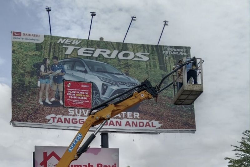 Bapenda Pekanbaru Lakukan Penertiban Reklame Ilegal dan Kadaluarsa