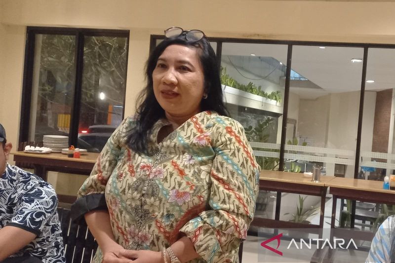 Edukasi Penumpang Bandara Sam Ratulangi tentang Barang Terlarang