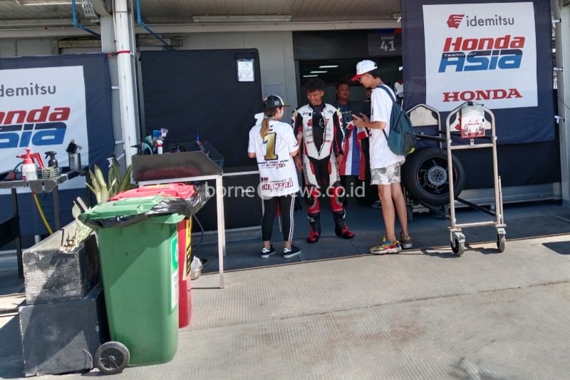 Pemerintah Lombok Tengah Lakukan Pembersihan Sisa Sampah MotoGP 2024