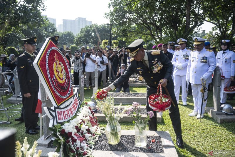 Panglima TNI Pimpin Ziarah HUT Ke-79 di TMP Kalibata Jakarta