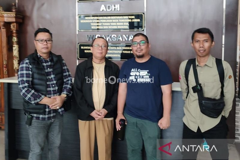 Kejaksaan Eksekusi Buronan Penggelapan Zainal Muttaqin ke Rutan Balikpapan