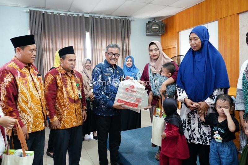 Pemkot Batam dan Baznas Salurkan 150 Paket Sembako untuk Balita Stunting